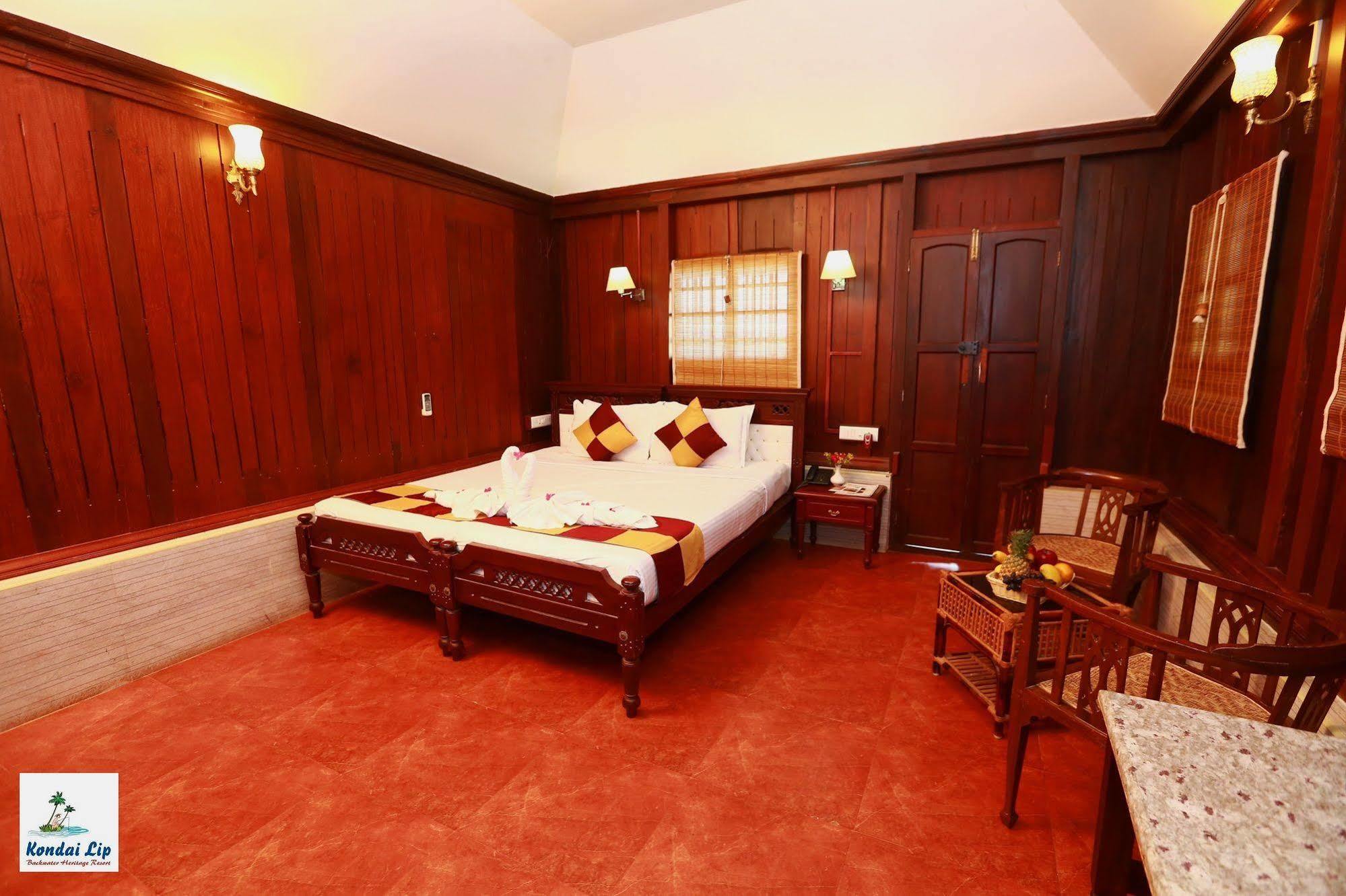 Kondai Lip Backwater Heritage Resort Kochi Exterior photo