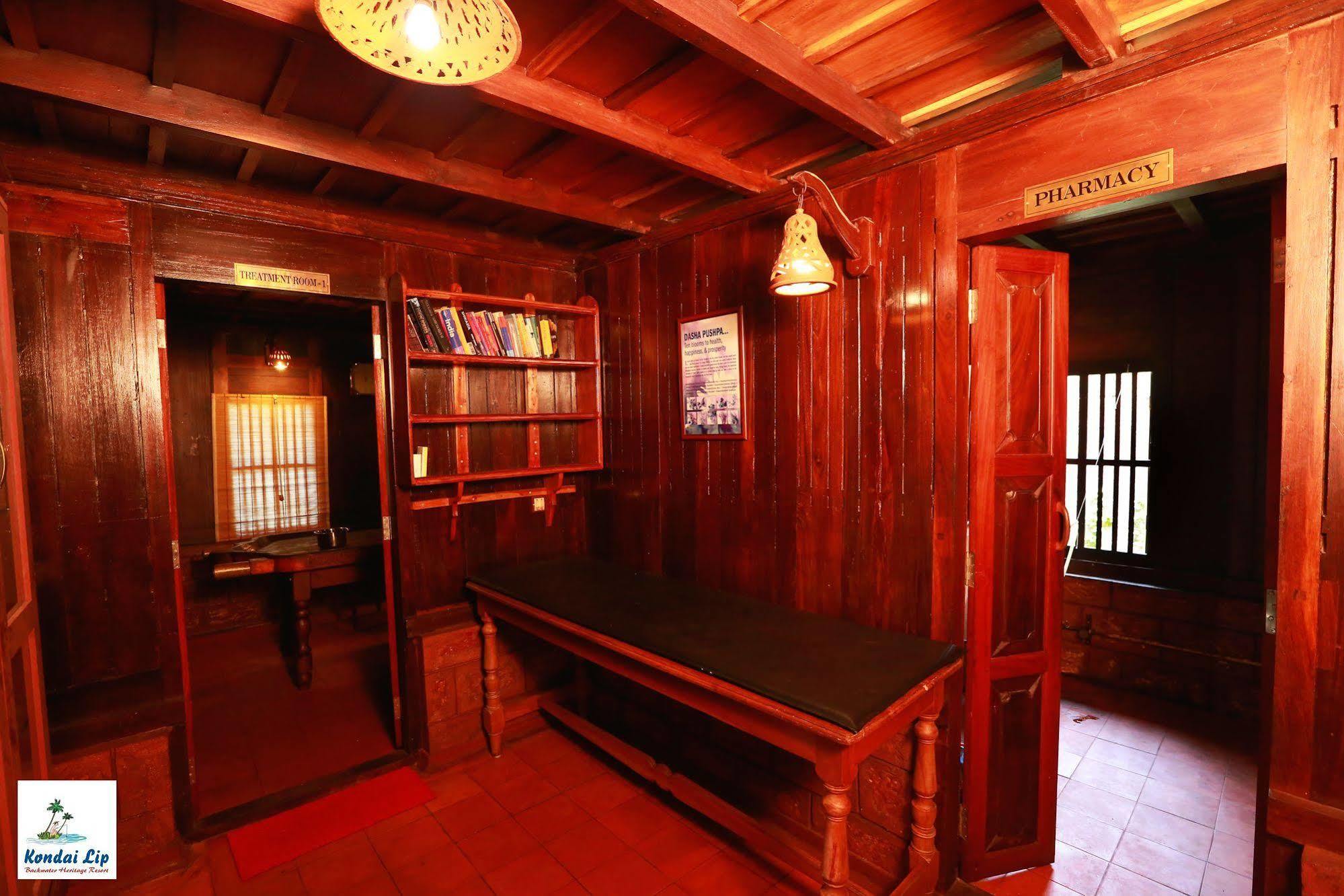 Kondai Lip Backwater Heritage Resort Kochi Exterior photo