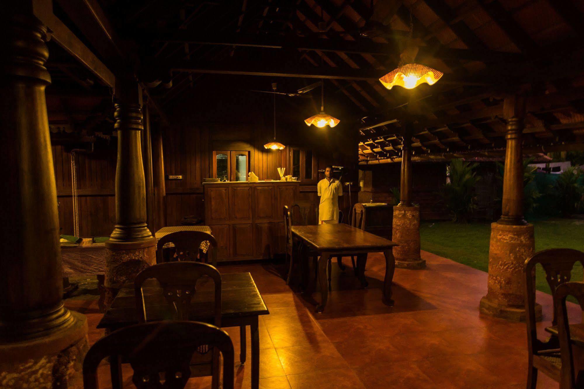 Kondai Lip Backwater Heritage Resort Kochi Exterior photo