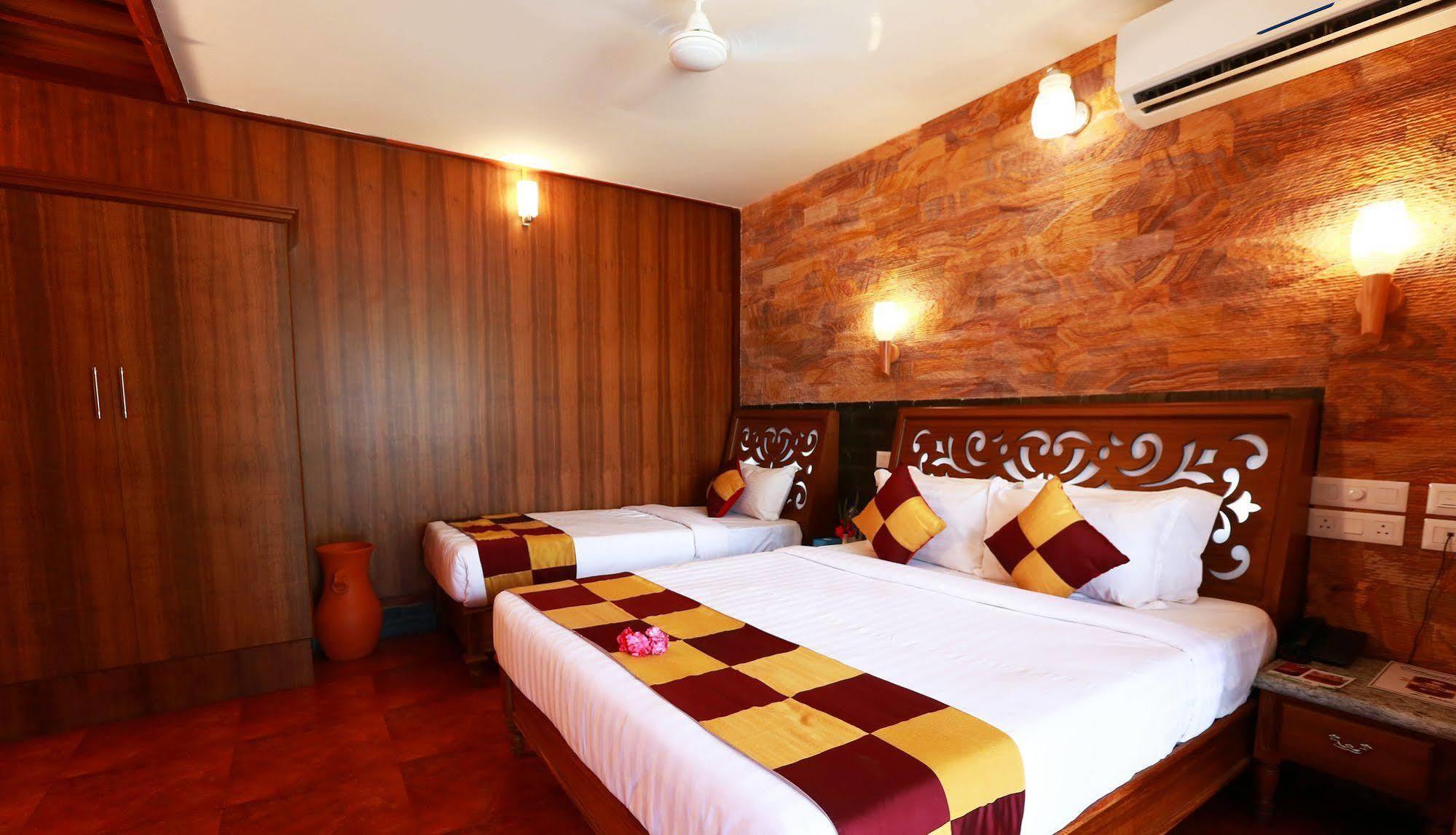 Kondai Lip Backwater Heritage Resort Kochi Exterior photo